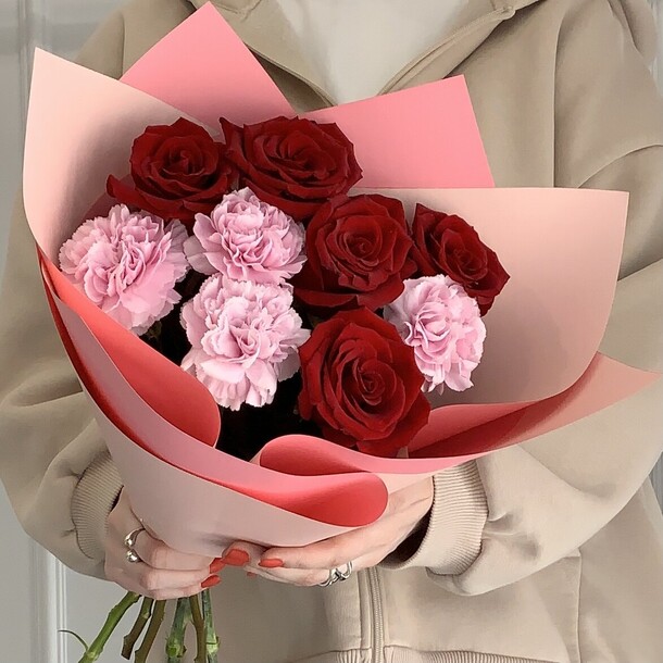 «закатное небо» / розы диантусы, артикул F1268931 - 4150 рублей, доставка по городу. Flawery - доставка цветов