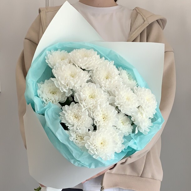 Пушистые хризантемы 🤍🌿, артикул F1288481 - 3250 рублей, доставка по городу. Flawery - доставка цветов