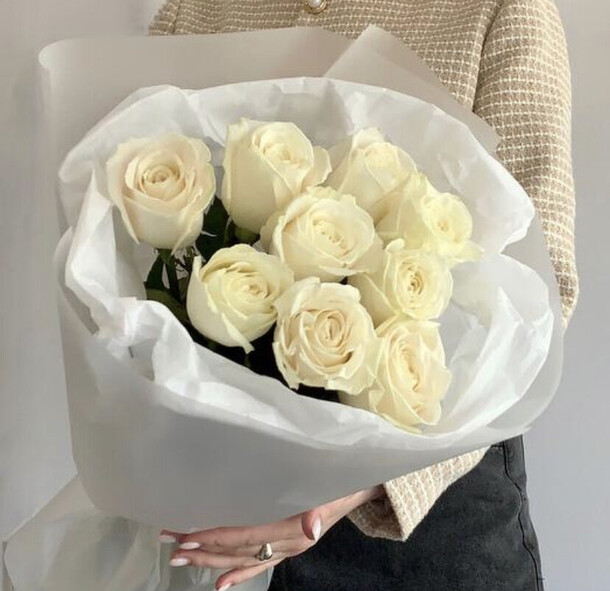 Белые розы монобукет, артикул F1316561 - 4500 рублей, доставка по городу. Flawery - доставка цветов