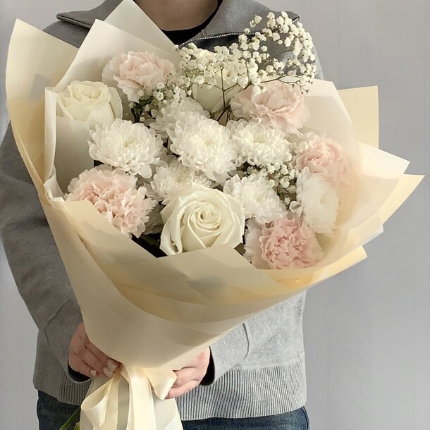 Нежность ✨ хризантема розы гипсофила диантусы, артикул F1365265 - 3990 рублей, доставка по городу. Flawery - доставка цветов