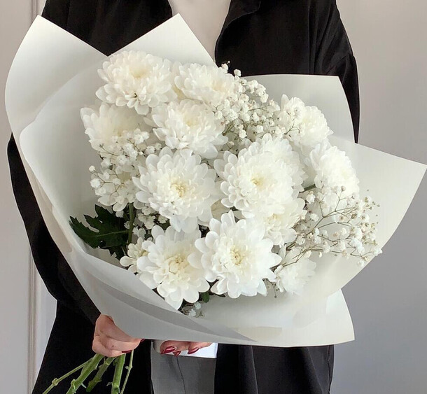 Белоснежный 🤍 хризантема гипсофила, артикул F1499848 - 2700 рублей, доставка по городу. Flawery - доставка цветов