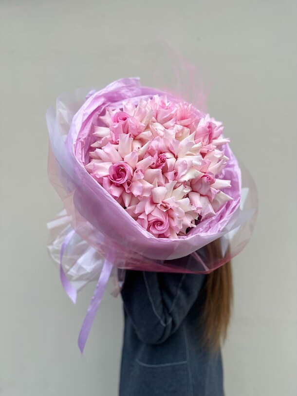 Букет из французских роз, артикул F1336741 - 3905 рублей, доставка по городу. Flawery - доставка цветов