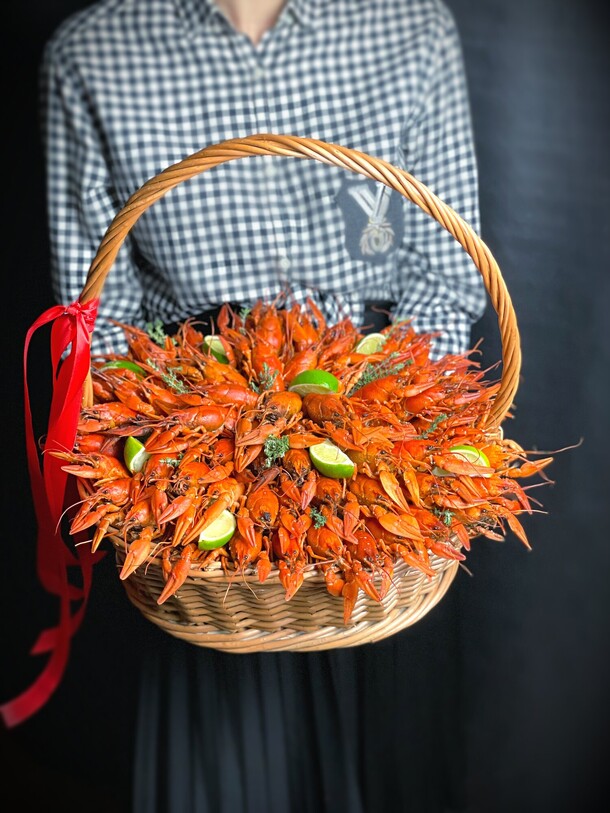 Корзина из раков, артикул F1352548 - 16400 рублей, доставка по городу. Flawery - доставка цветов