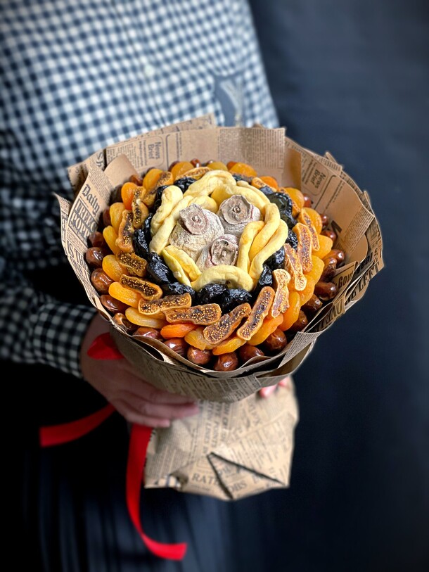 Букет из сухофруктов, артикул F1355018 - 4900 рублей, доставка по городу. Flawery - доставка цветов