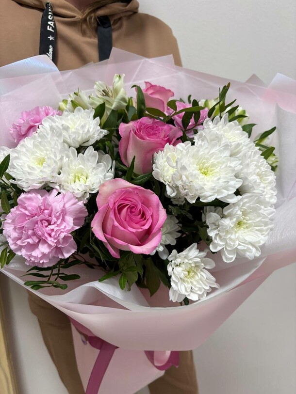 Розово - белый букет, артикул F1382835 - 4070 рублей, доставка по городу. Flawery - доставка цветов