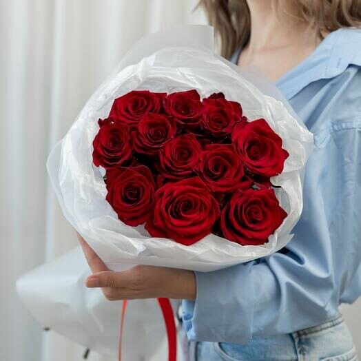 11 красных роз, артикул F1447297 - 4563 рублей, доставка по городу. Flawery - доставка цветов