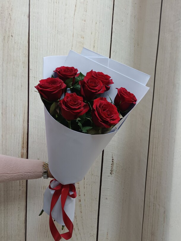 Букет из роз тёплые чувства, артикул F44283 - 1890 рублей, доставка по городу. Flawery - доставка цветов