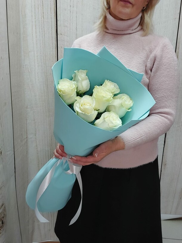 Тиффани белые розы, артикул F50687 - 2800 рублей, доставка по городу. Flawery - доставка цветов