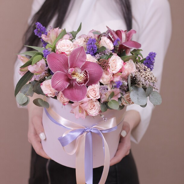 Коробка с орхидеей, артикул F1309033 - 9862 рублей, доставка по городу. Flawery - доставка цветов