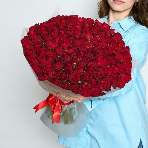 Красивый букет 101 красная роза, артикул F1444344 - 29000 рублей, доставка по городу. Flawery - доставка цветов
