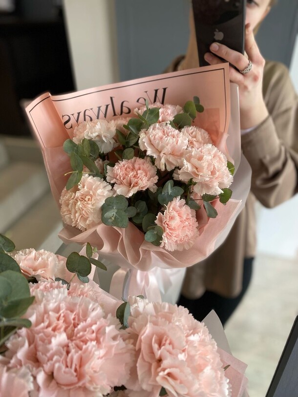 Букетик ажурных диантусов, артикул F1396176 - 2600 рублей, доставка по городу. Flawery - доставка цветов