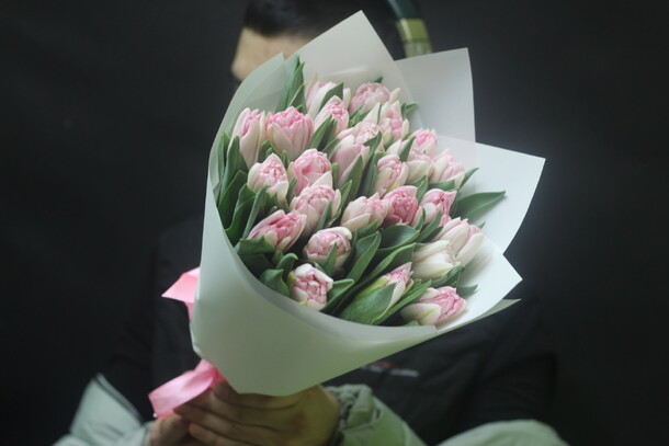 Тюльпаны пионовидные, артикул F1264712 - 12500 рублей, доставка по городу. Flawery - доставка цветов