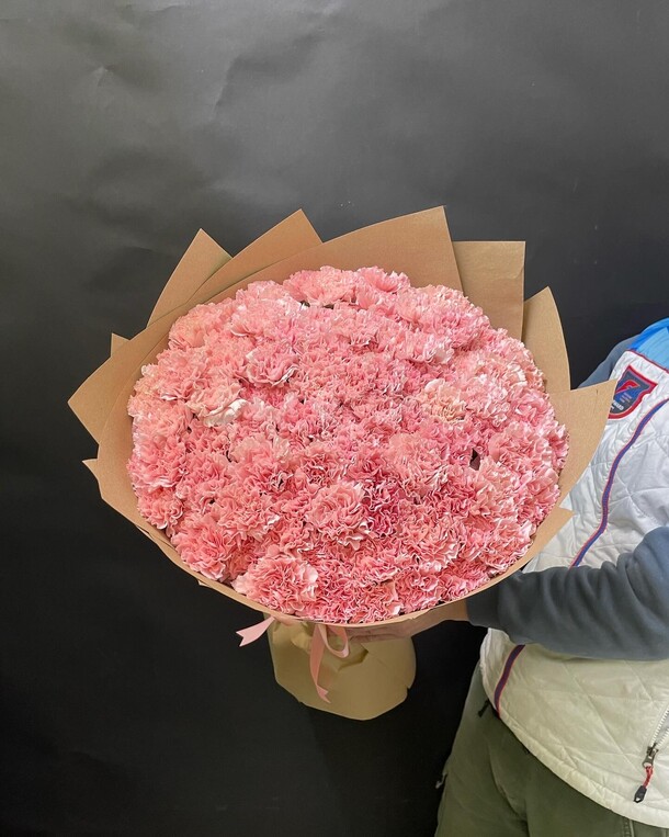 Розовые гвоздики, артикул F1264715 - 19000 рублей, доставка по городу. Flawery - доставка цветов