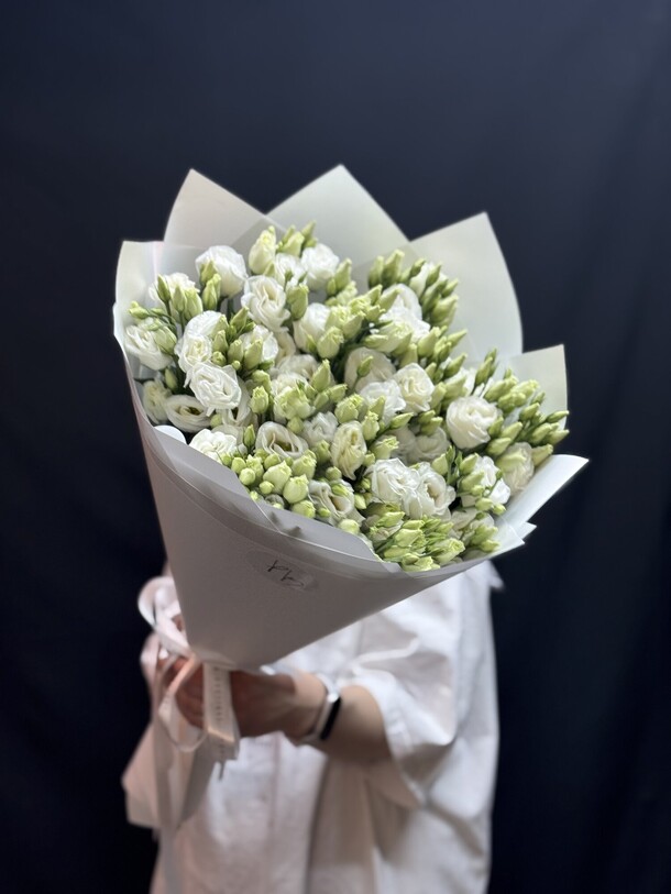 Нежный букет из эустом, артикул F1436639 - 8000 рублей, доставка по городу. Flawery - доставка цветов