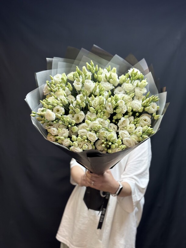 Большой букет из эустом, артикул F1436640 - 13000 рублей, доставка по городу. Flawery - доставка цветов