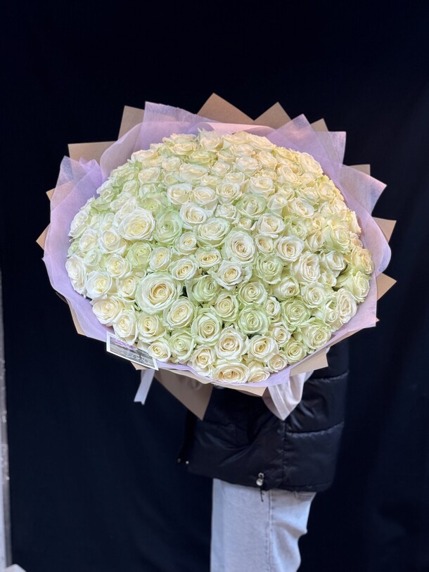Белые розы 101 шт, артикул F1445660 - 30000 рублей, доставка по городу. Flawery - доставка цветов