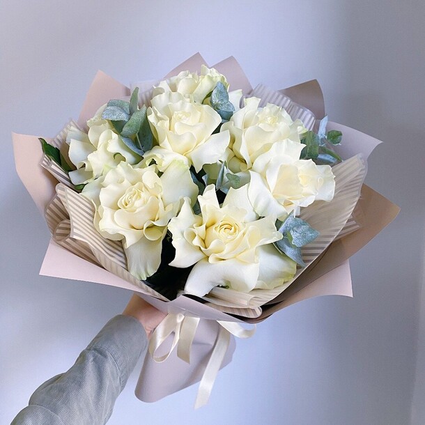 Букет из 7 французских роз, артикул F1266294 - 6135 рублей, доставка по городу. Flawery - доставка цветов