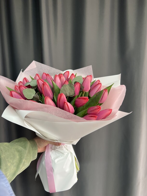 Стильный букет из тюльпана, артикул F1264814 - 6637 рублей, доставка по городу. Flawery - доставка цветов