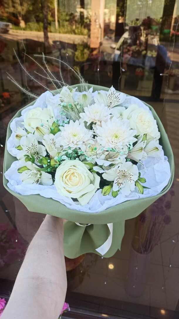 Белоснежка, артикул F1289748 - 2364 рублей, доставка по городу. Flawery - доставка цветов