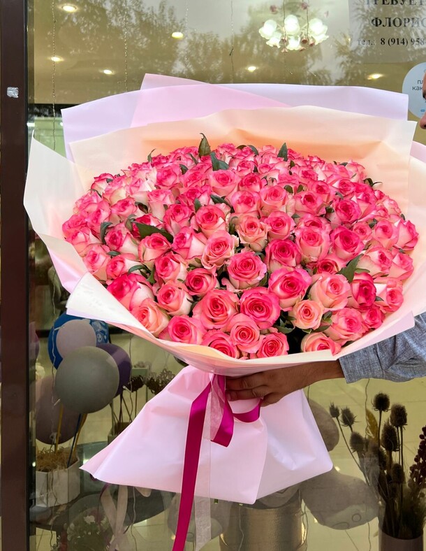 Букет из 101 розы, артикул F1345246 - 25909 рублей, доставка по городу. Flawery - доставка цветов