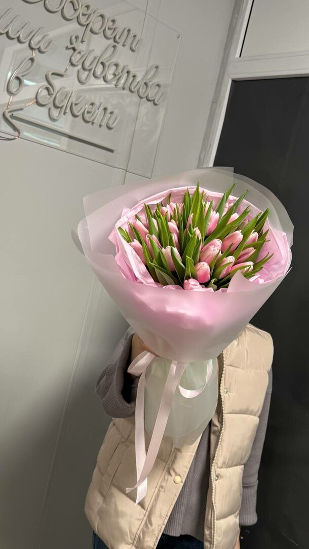 Нежные тюльпаны, артикул F1385992 - 5091 рублей, доставка по городу. Flawery - доставка цветов