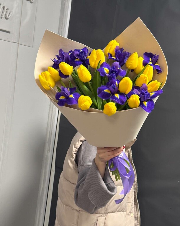 Весенний букет, артикул F1385995 - 4274 рублей, доставка по городу. Flawery - доставка цветов