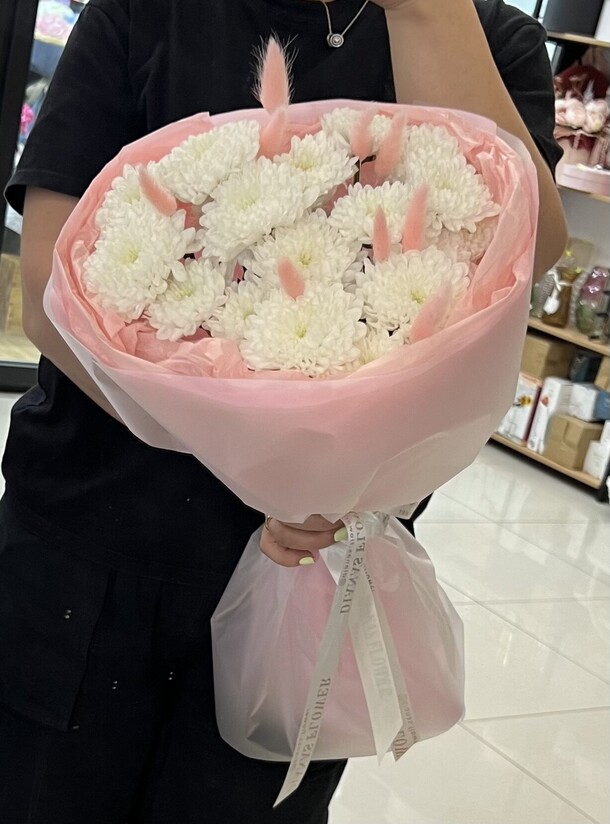 Букет из хризантем, артикул F1448542 - 1727 рублей, доставка по городу. Flawery - доставка цветов