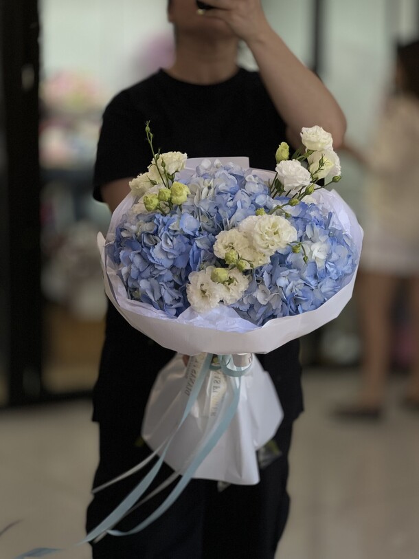 Голубая небо, артикул F1448547 - 4455 рублей, доставка по городу. Flawery - доставка цветов