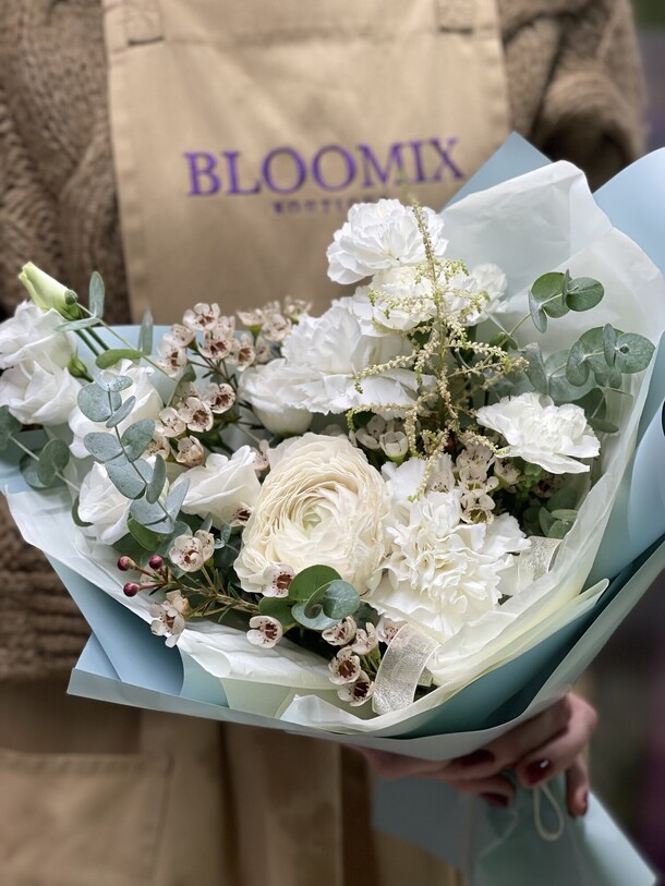 Лазурь, артикул F1264858 - 4560 рублей, доставка по городу. Flawery - доставка цветов