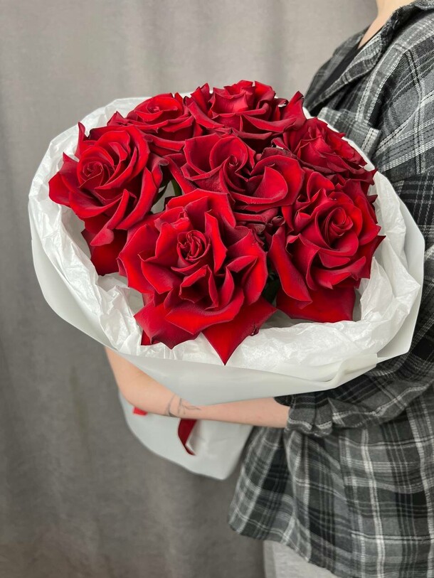 Букет из 7 французских роз, артикул F1434792 - 2535 рублей, доставка по городу. Flawery - доставка цветов