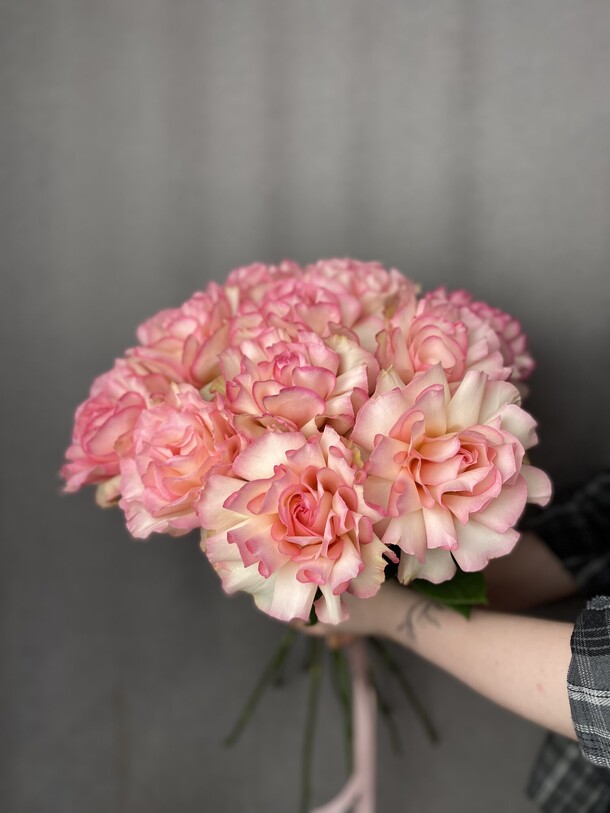 Букет из 11 французских роз, артикул F1435121 - 5070 рублей, доставка по городу. Flawery - доставка цветов