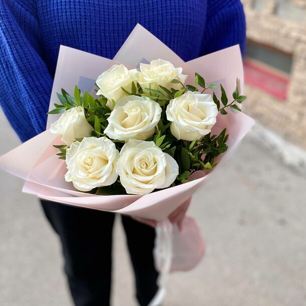 Белые розы, артикул F1225230 - 4990 рублей, доставка по городу. Flawery - доставка цветов