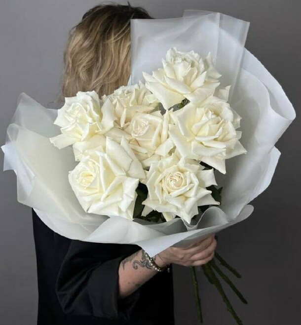 Белая французская роза, артикул F1225249 - 4460 рублей, доставка по городу. Flawery - доставка цветов