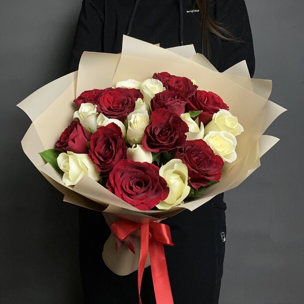 25 роз кения, артикул F1269113 - 11350 рублей, доставка по городу. Flawery - доставка цветов