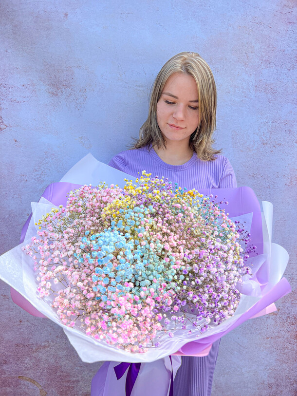 Большой букет из разноцветной гипсофилы, артикул F1271249 - 7500 рублей, доставка по городу. Flawery - доставка цветов
