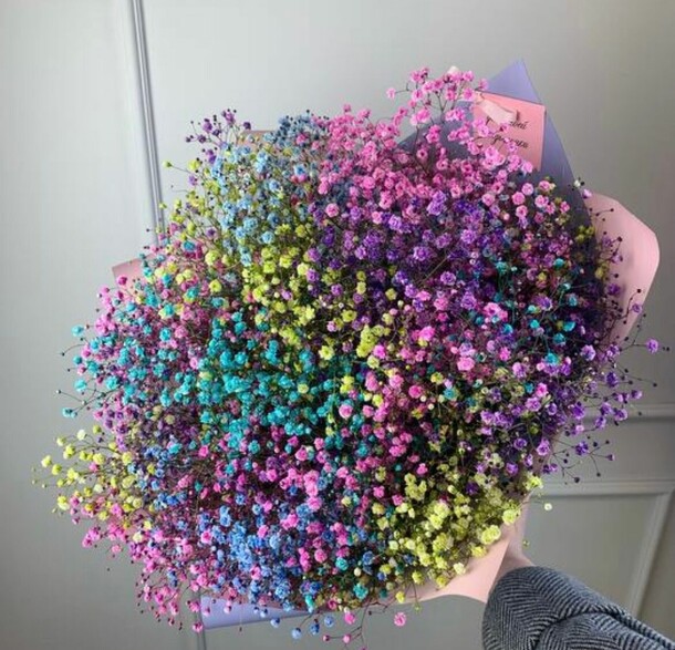 Букет из цветной гипсофилы, артикул F1205385 - 3287 рублей, доставка по городу. Flawery - доставка цветов