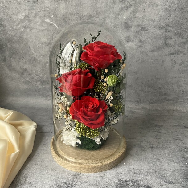 Композиция с красными розами в колбе, артикул F1521480 - 9800 рублей, доставка по городу. Flawery - доставка цветов