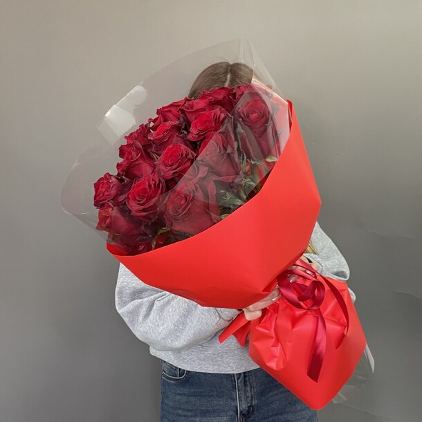Букет из 15 крупных эквадорских роз, артикул F1413308 - 7280 рублей, доставка по городу. Flawery - доставка цветов