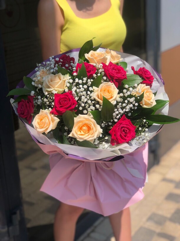 Букет ароматных роз, артикул F1143692 - 3990 рублей, доставка по городу. Flawery - доставка цветов