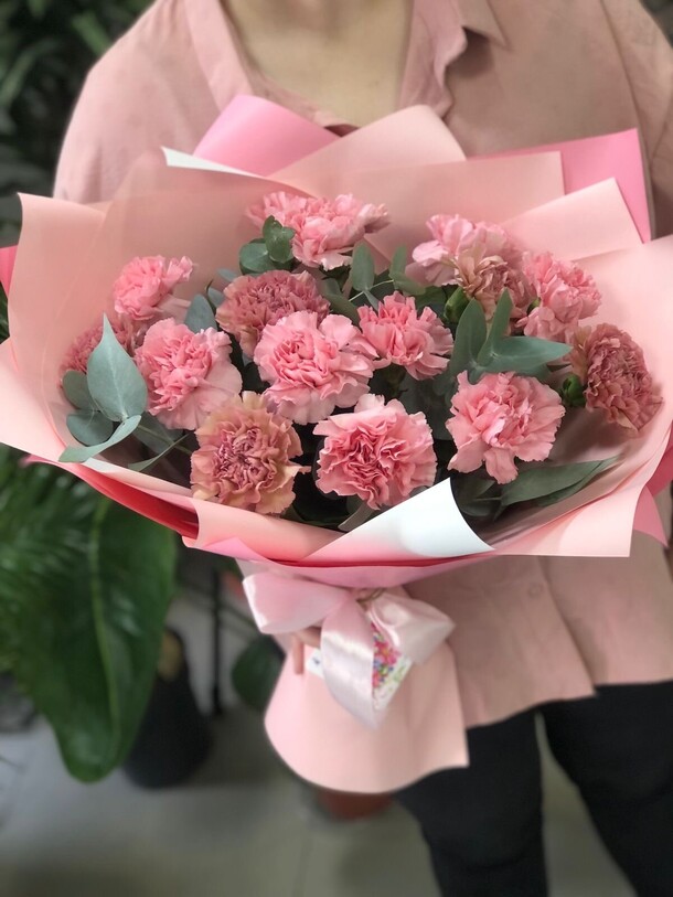 Букет диантусов, артикул F1180089 - 3190 рублей, доставка по городу. Flawery - доставка цветов