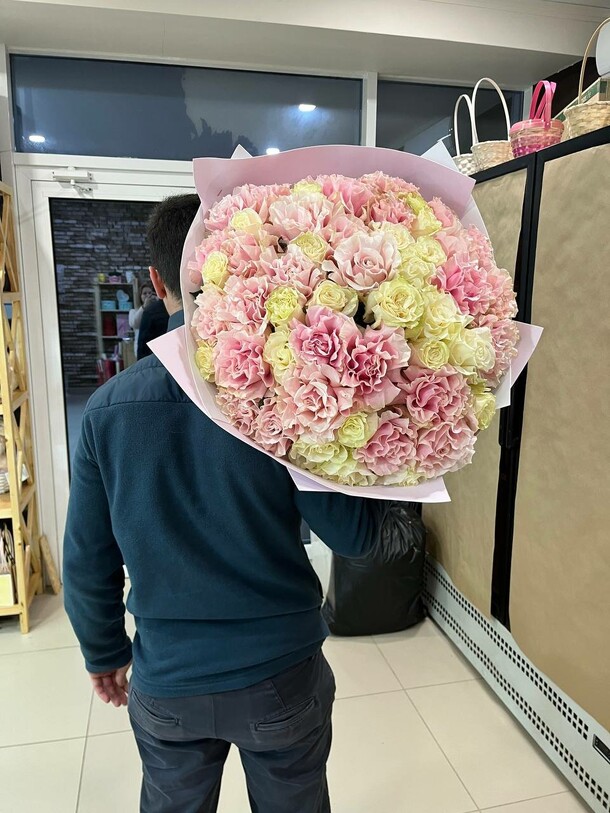 51 французская роза, артикул F1180979 - 18000 рублей, доставка по городу. Flawery - доставка цветов