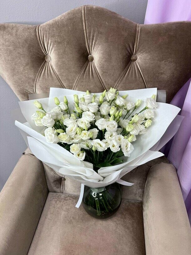 Букет эустом, артикул F1181328 - 2499 рублей, доставка по городу. Flawery - доставка цветов