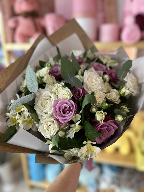 Букет 💐 свежесть утра, артикул F1213700 - 3900 рублей, доставка по городу. Flawery - доставка цветов