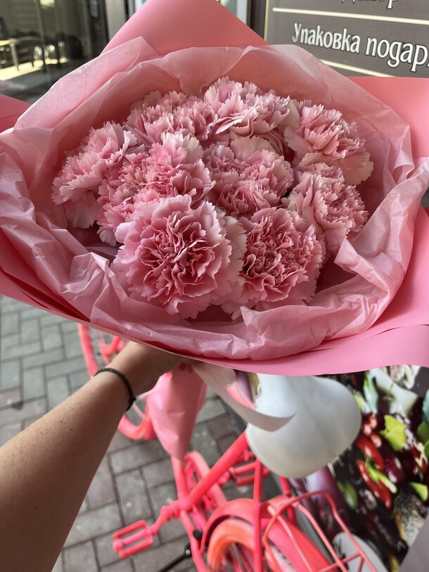 Букет розовых диантусов, артикул F1213710 - 2590 рублей, доставка по городу. Flawery - доставка цветов