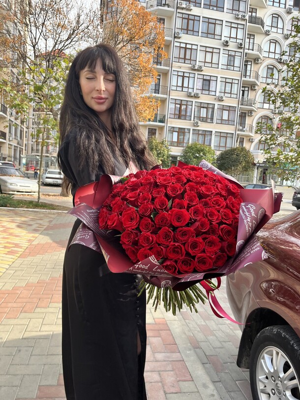 101 бархатная бордовая роза, артикул F1222486 - 19000 рублей, доставка по городу. Flawery - доставка цветов