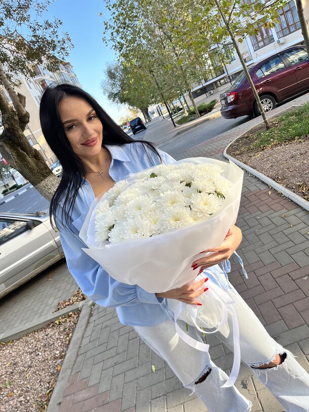 Букет пушистых хризантем, артикул F1222487 - 4900 рублей, доставка по городу. Flawery - доставка цветов