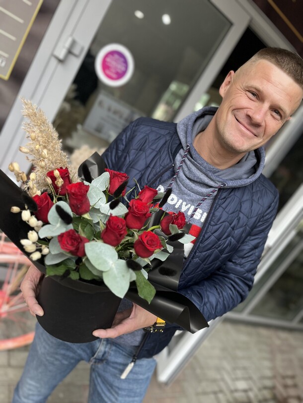 Шляпная коробка гучи, артикул F1222491 - 3900 рублей, доставка по городу. Flawery - доставка цветов