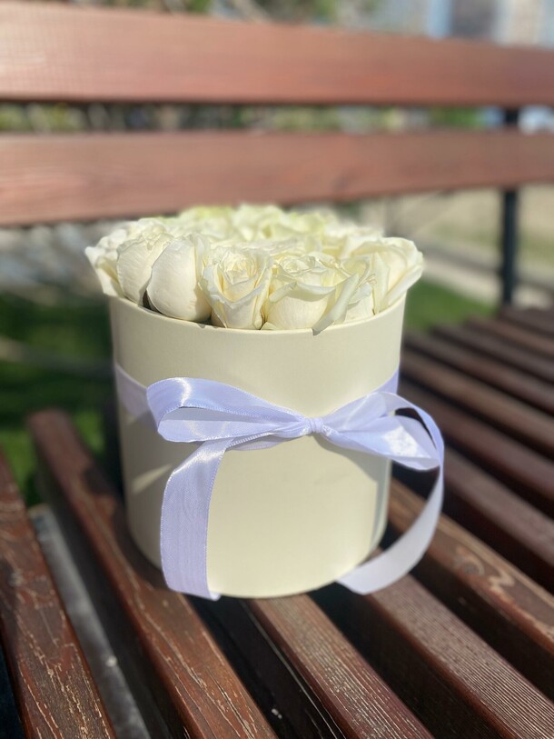 Белая коробка, артикул F1293830 - 5500 рублей, доставка по городу. Flawery - доставка цветов