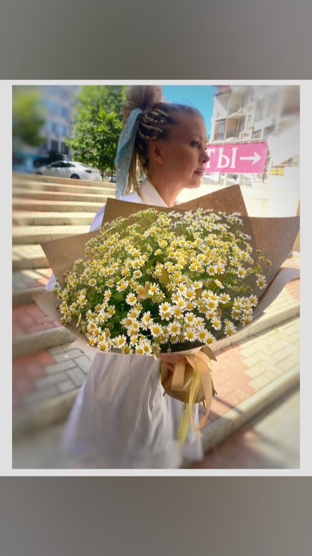 Букет ромашек, артикул F1295918 - 4500 рублей, доставка по городу. Flawery - доставка цветов