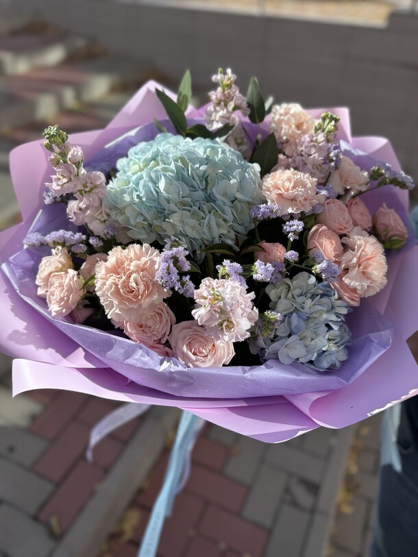 Кружева в ее глазах, артикул F1340408 - 8790 рублей, доставка по городу. Flawery - доставка цветов